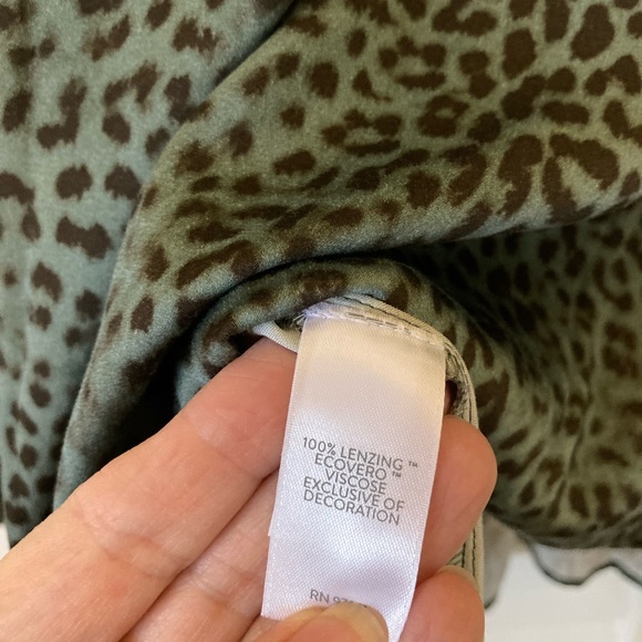 J.JILL Silky-feel top - Picture 6 of 6